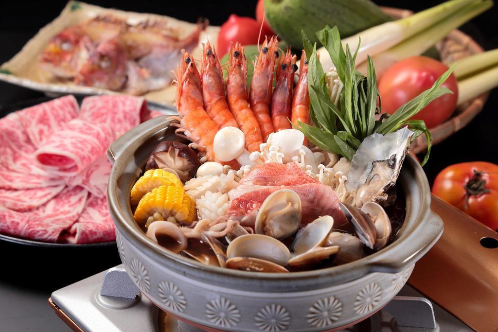 礁溪晶泉丰旅 Wellspring By Silks Jiaoxi Hotel Exterior photo A seafood hot pot